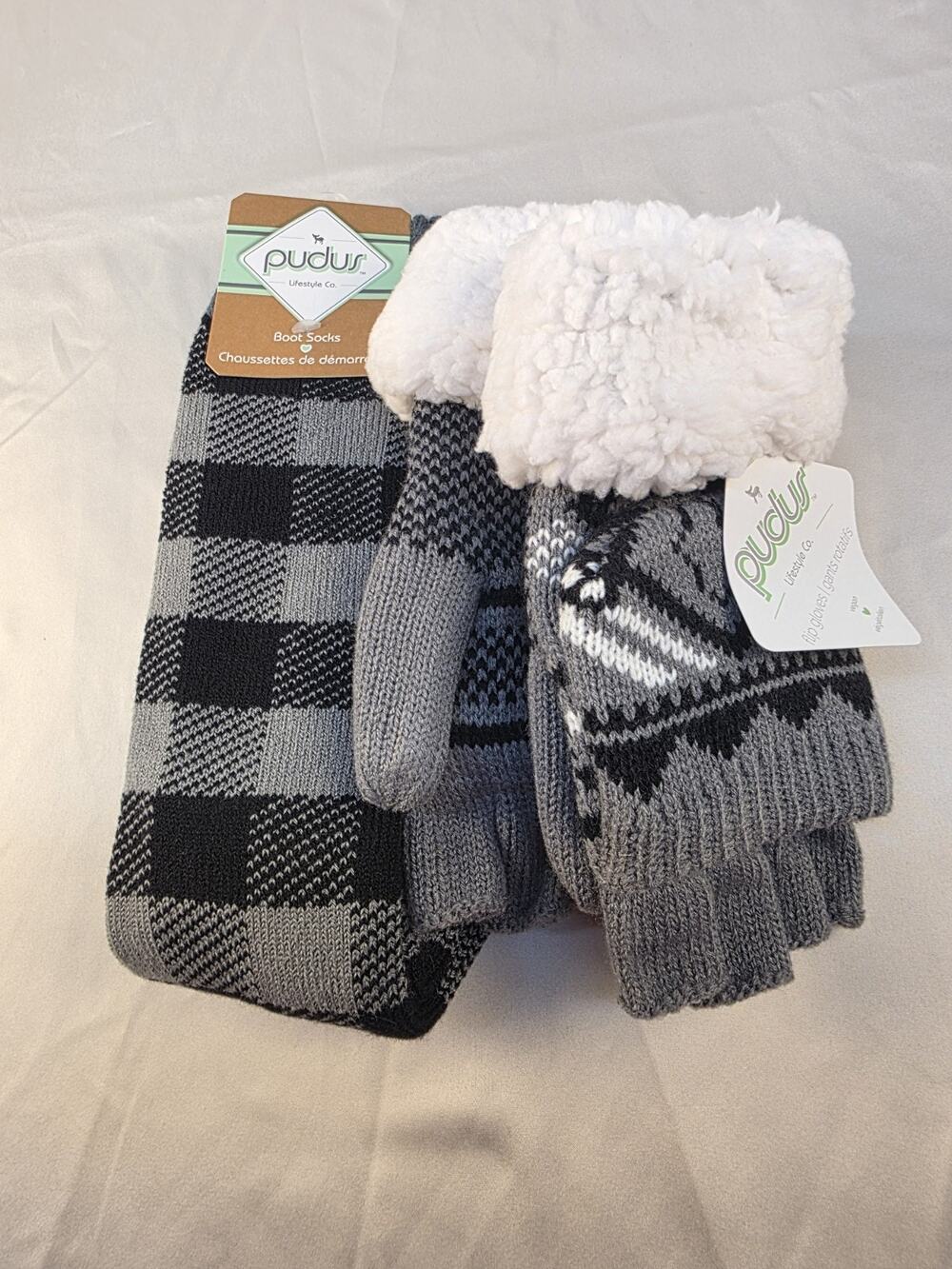 Pudus Set Of 2 Boot Socks And Flip Gloves NWT Black/Gray Plaid Vegan Cozy Soft
